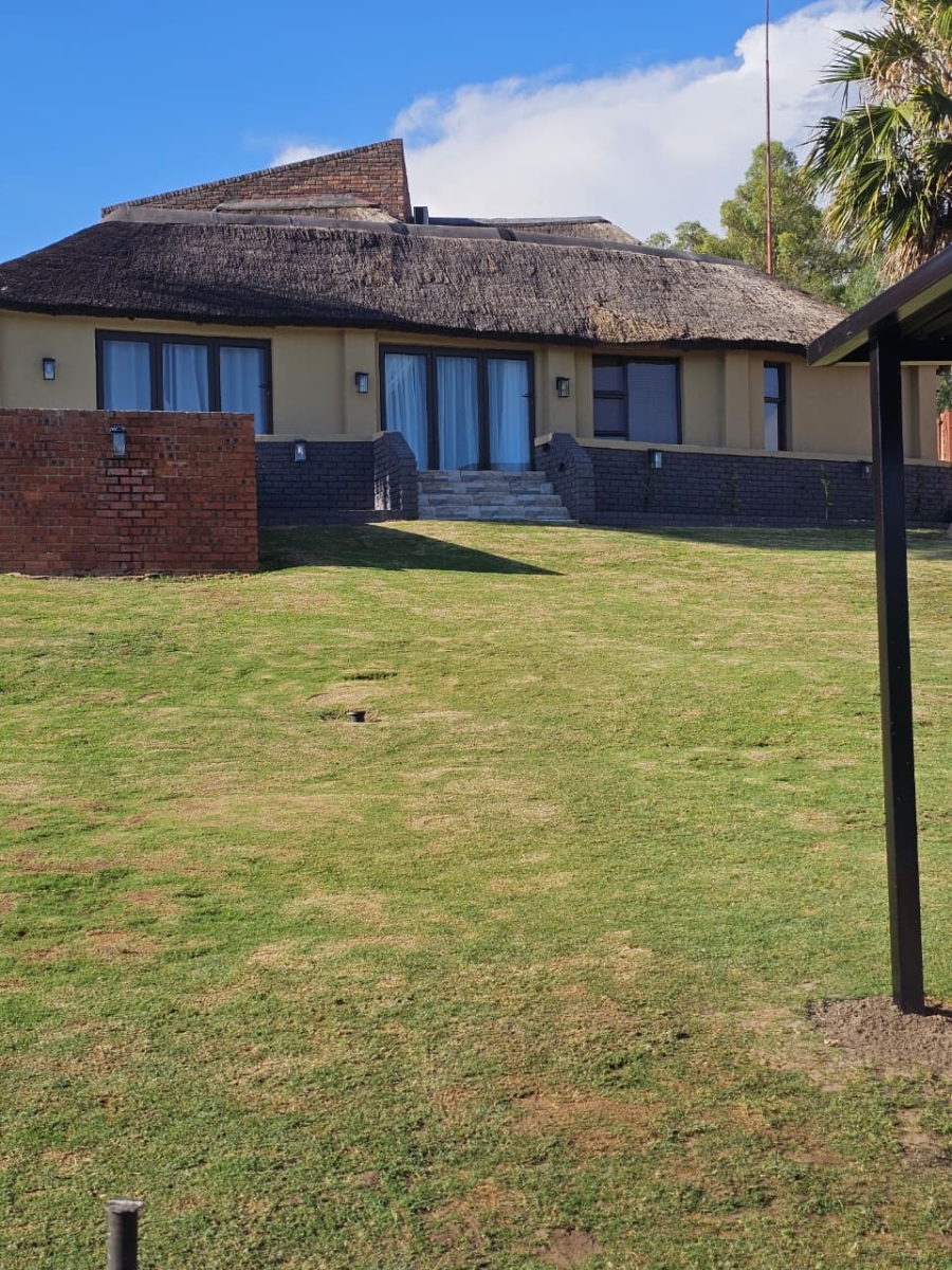 5 Bedroom Property for Sale in Bloemhof North West